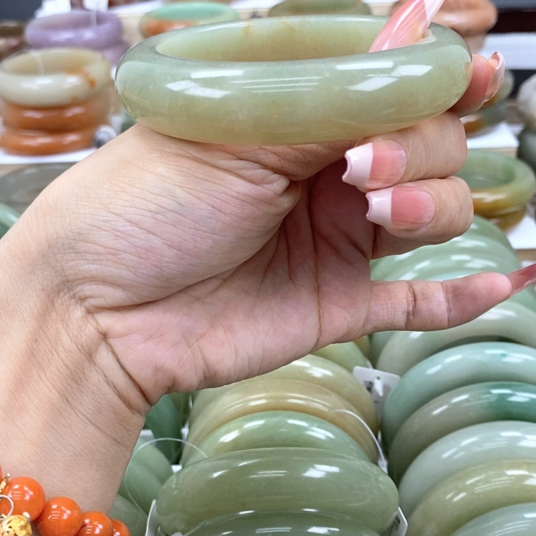 石英质玉手镯未镶嵌$*$