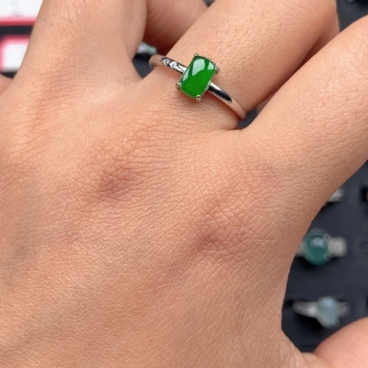 翡翠未镶嵌戒指戒指