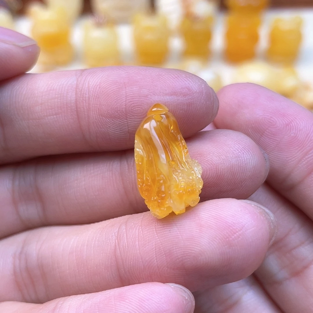 琥珀裸石未镶嵌蜜蜡