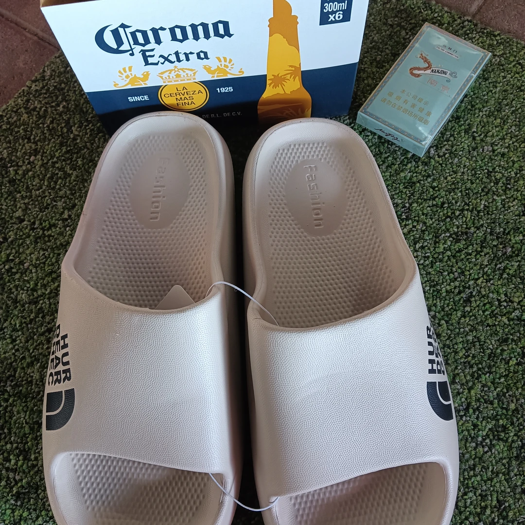 夏季外穿防滑轻便踩屎感潮流凉拖鞋室内户外凉鞋居家休闲时尚软底