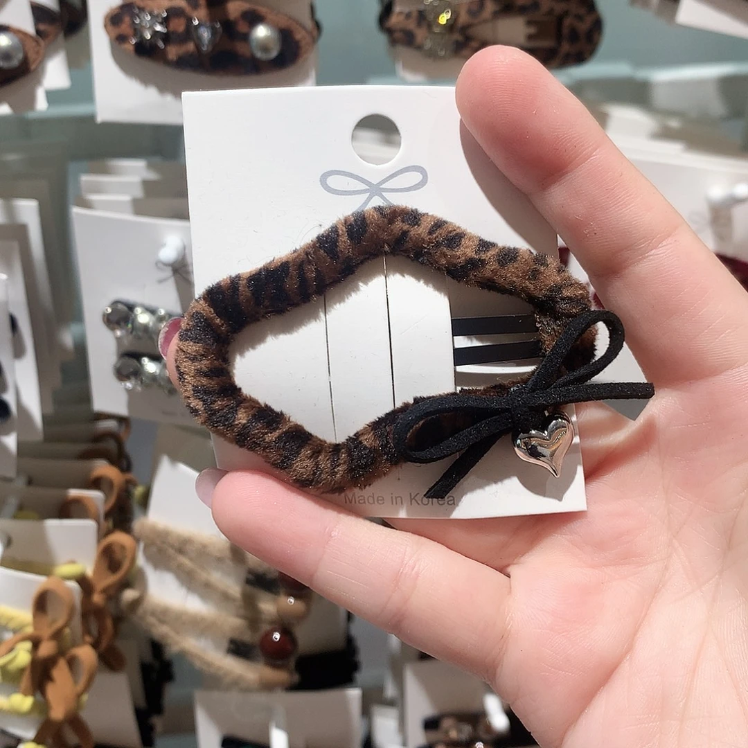 布艺非金属豹纹绒绒云朵拜拜单只