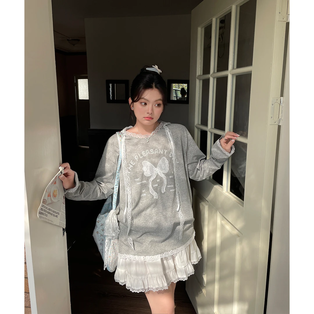 春款2025年女装洋气独特别致上衣大码胖mm显瘦长袖连帽蕾丝t恤