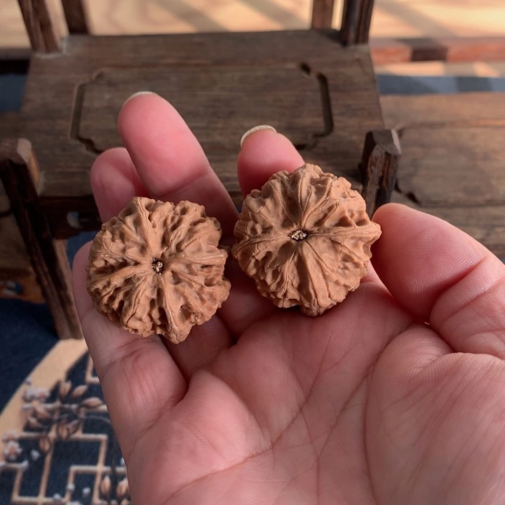 小***童吊坠文玩核桃白狮子……