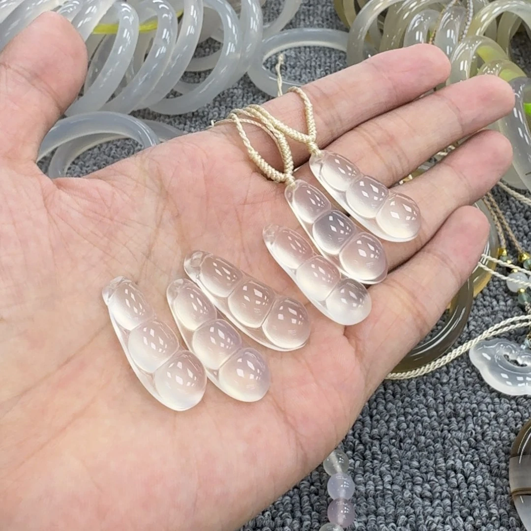 玛瑙/玉髓颈饰未镶嵌白豆子