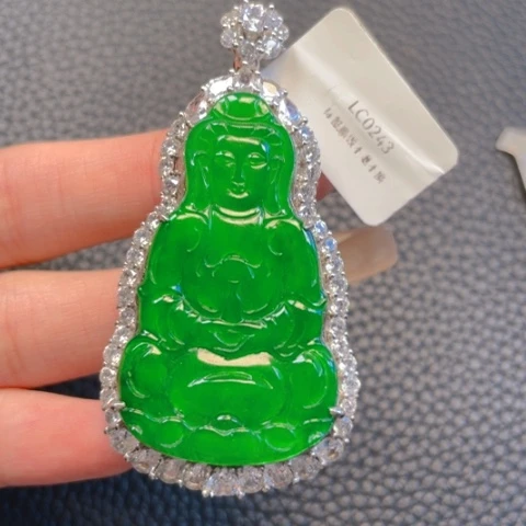 【闪购商品】颈饰银S925镶嵌翡翠