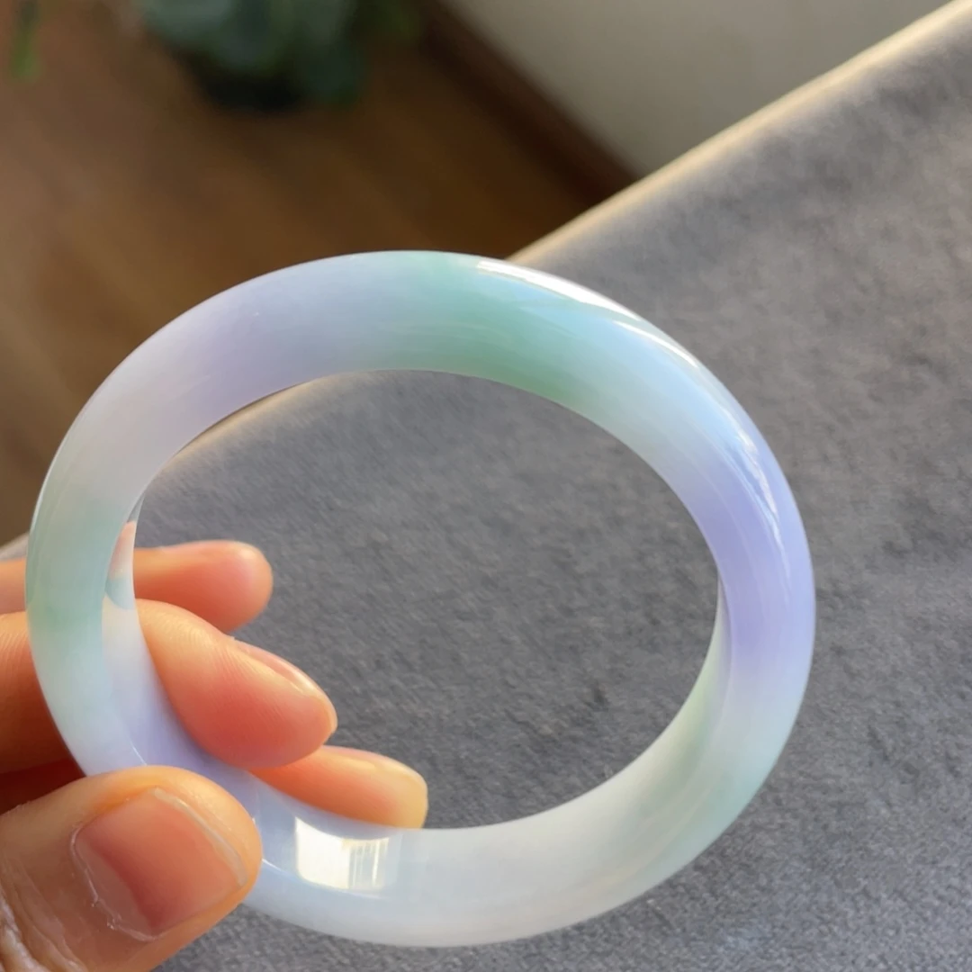 翡翠未镶嵌手镯春彩