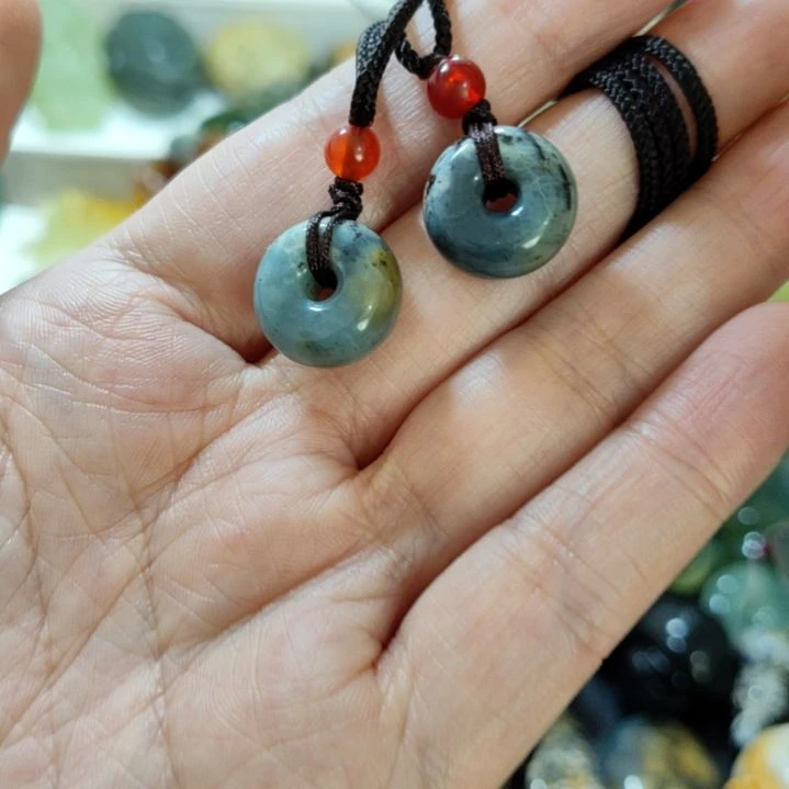 岫玉挂坠款式未镶嵌冷***菊