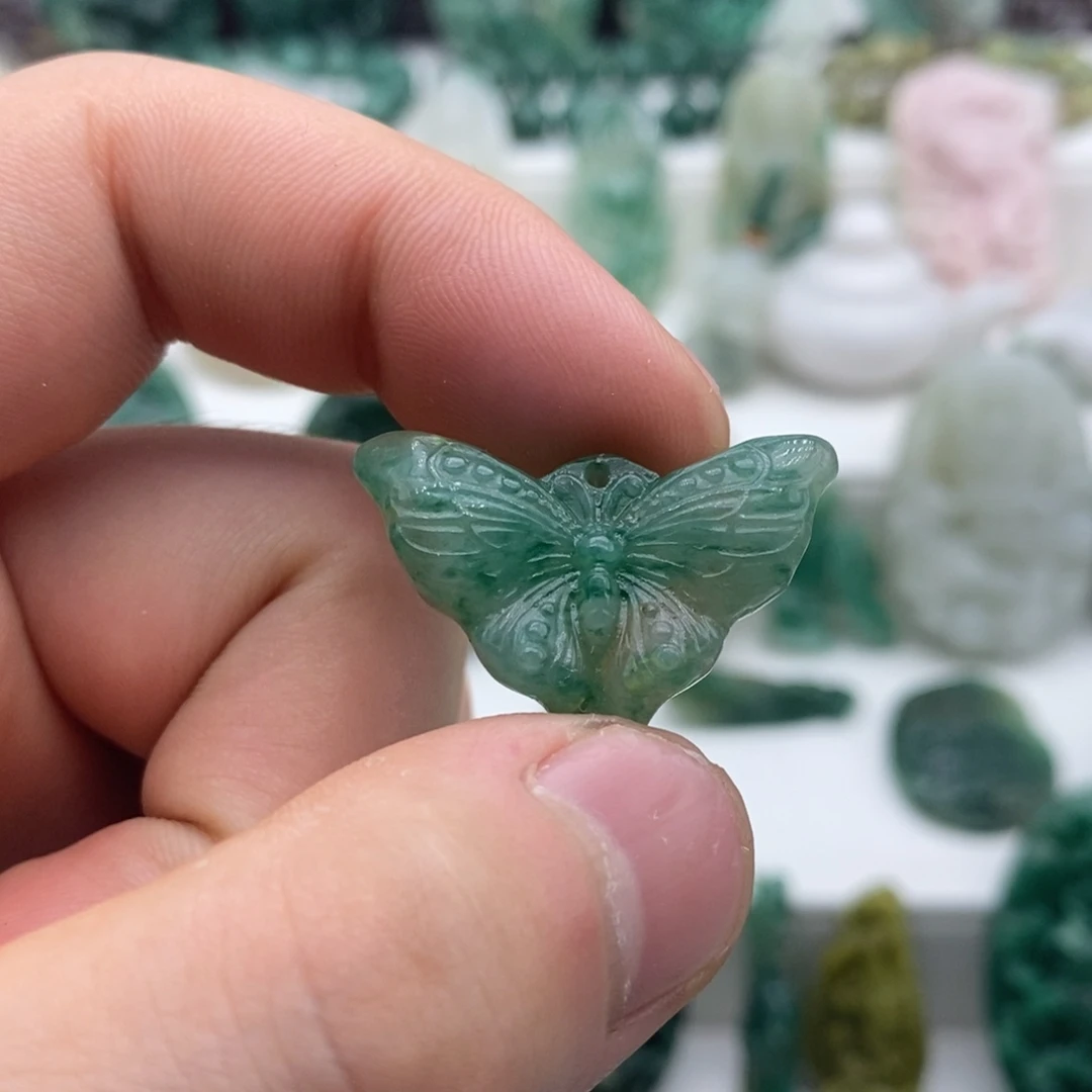 独山玉未镶嵌颈饰
