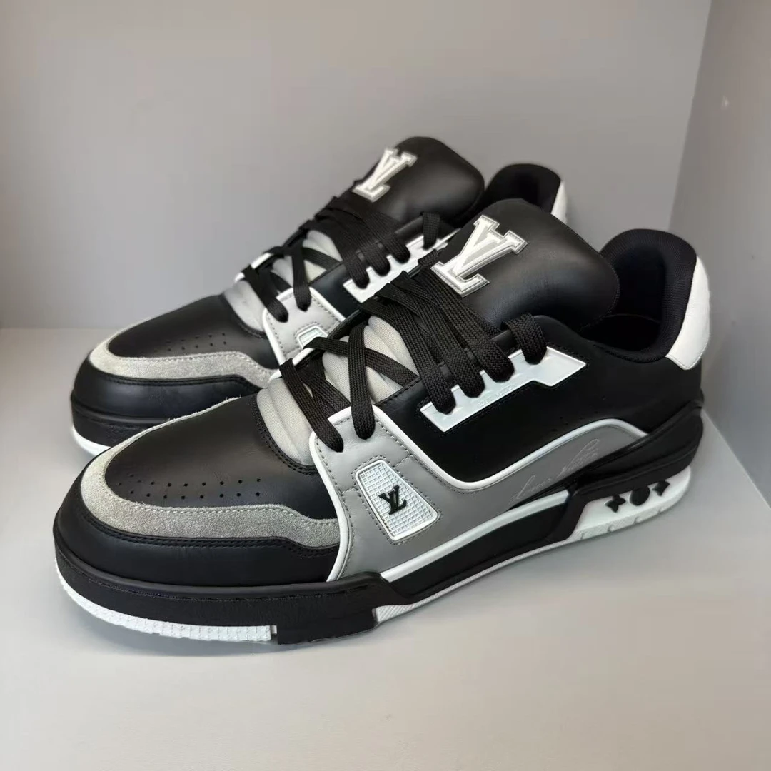 90新 LouisVuitton/路易威登 黑灰trainer板鞋多尺码