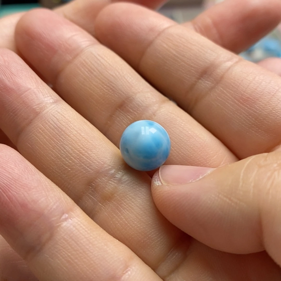 未镶嵌针钠钙石（海纹石）颈饰?*