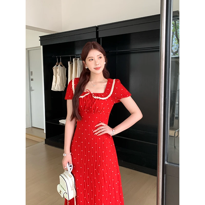 【温莎假日】甜辣多多2025夏季新款显瘦时尚法式长款收腰方领连衣裙