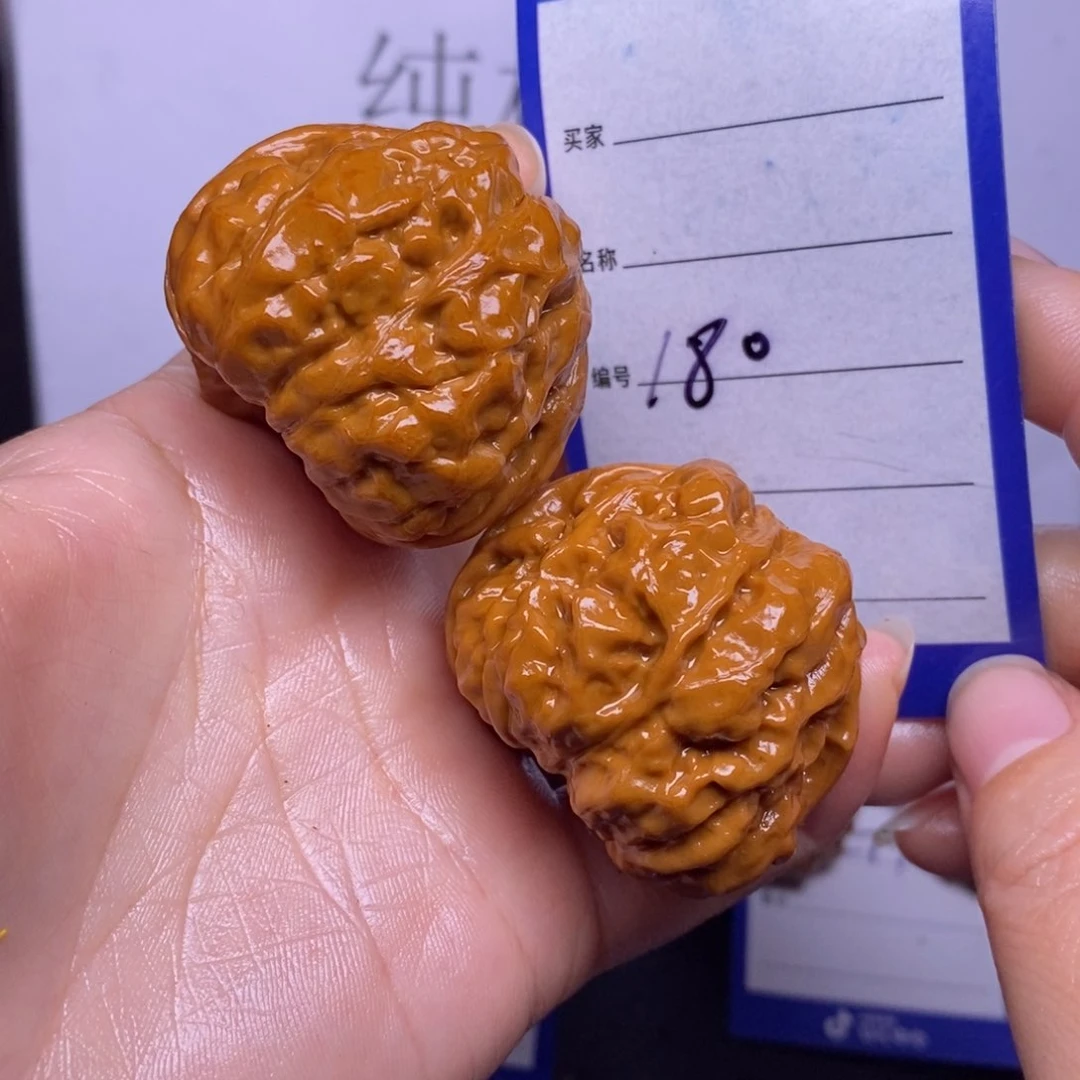 文玩核桃把件亮*。180/42.5蛤蟆头