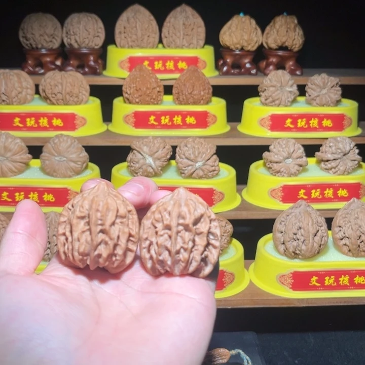 文玩核桃把件曹大龙
