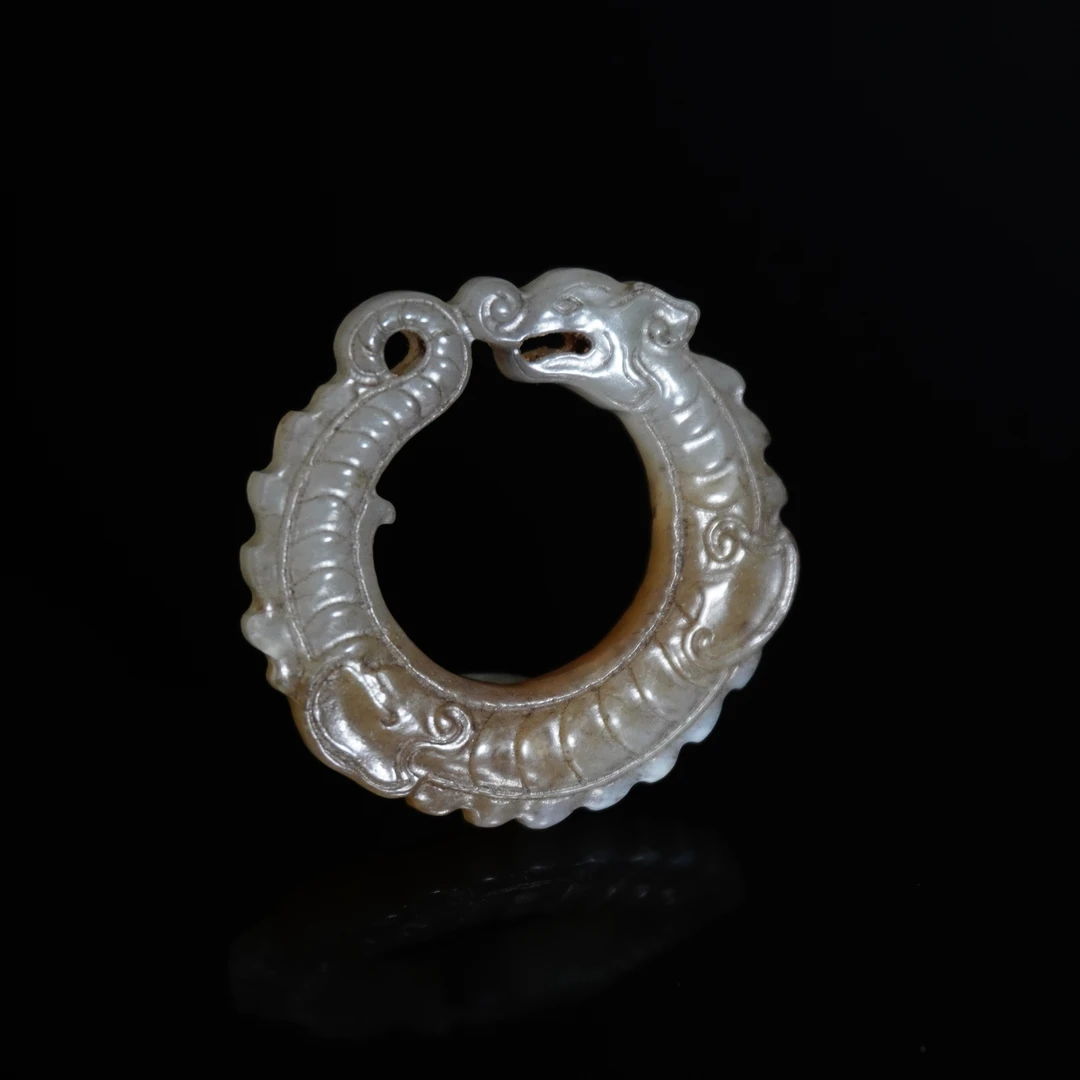 清代和田玉咬尾龙纹佩/543044/收藏/传承/【友谊文物商店】