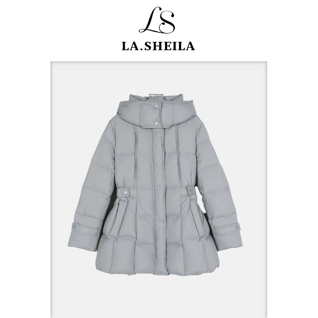 LA.Sheila“爱丽丝”中长款连帽保暖羽绒服254-YRF/1218-8018