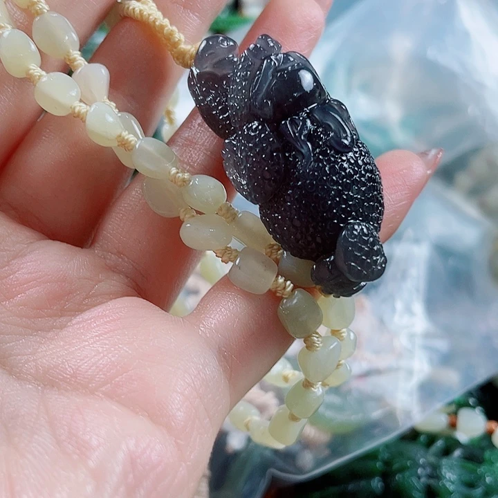 颈饰未镶嵌和田玉
