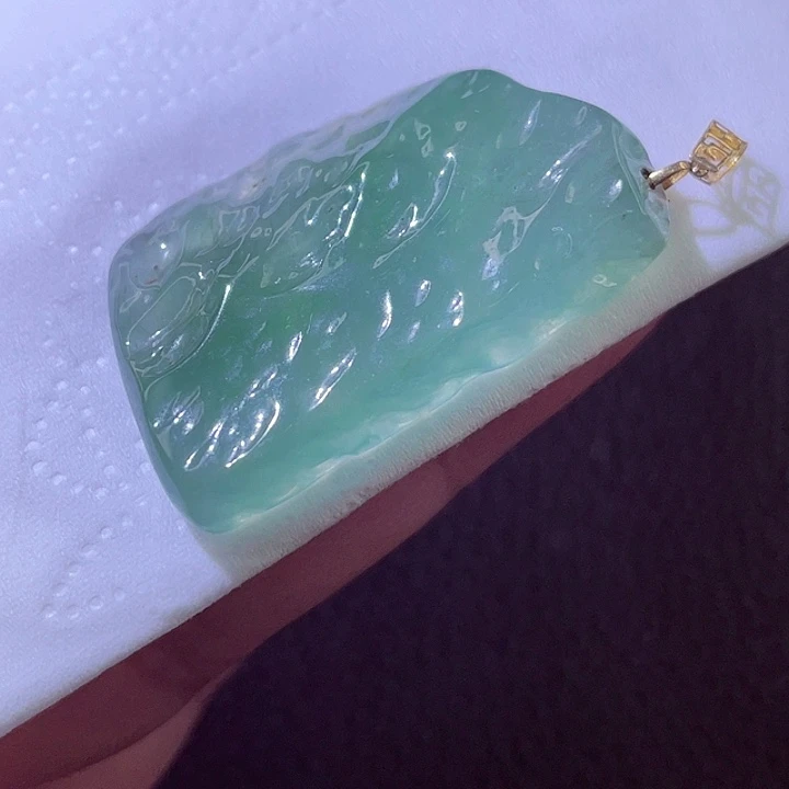 翡翠18K金镶嵌颈饰翡翠