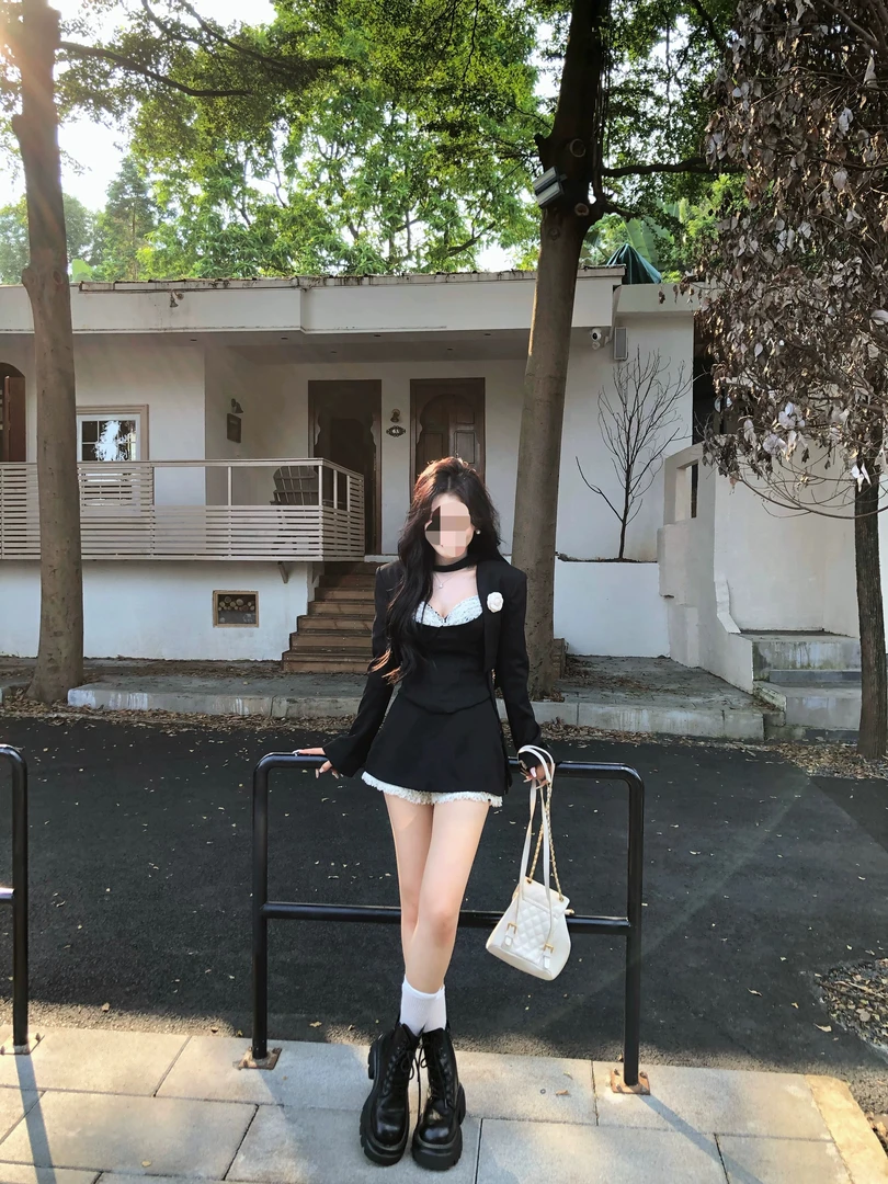 清妍法式气质御姐风显瘦短外套抹胸裙裤522811