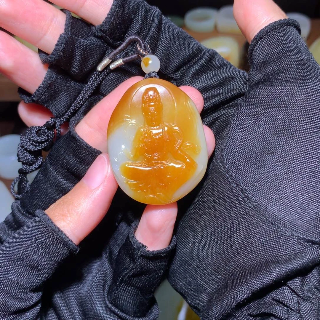 用***2和田玉未镶嵌颈饰