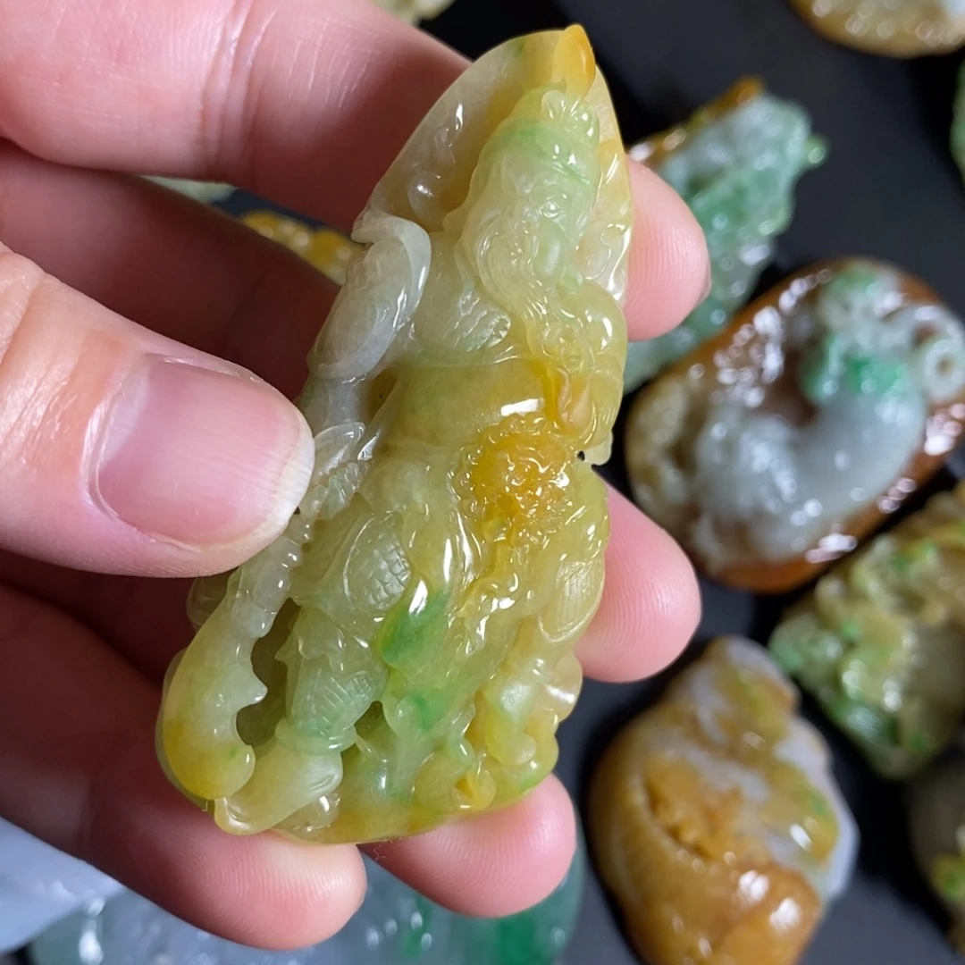 翡翠未镶嵌颈饰翡翠关二爷