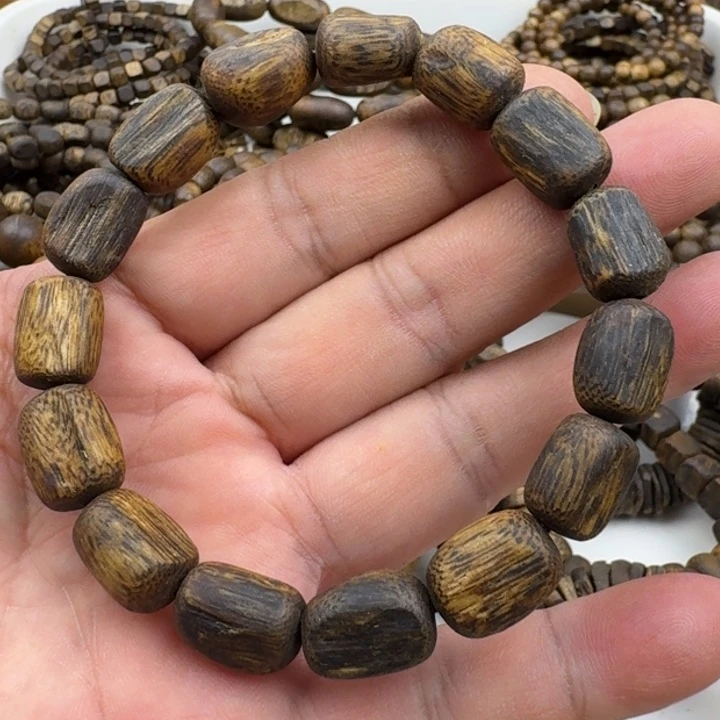 亲***宁沉香手串乌身手串10克加