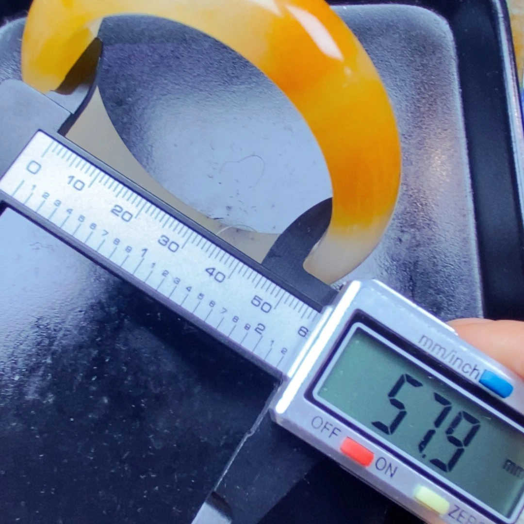 石英质玉（黄龙玉）未镶嵌吊坠(不含链)