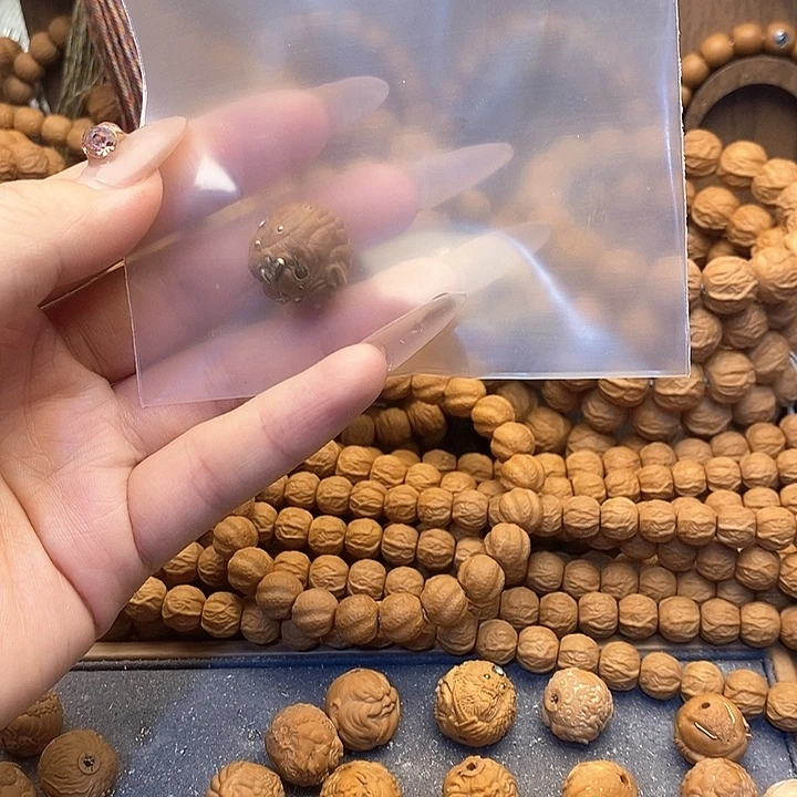 X***7核桃手串/手链狗王，微微瑕