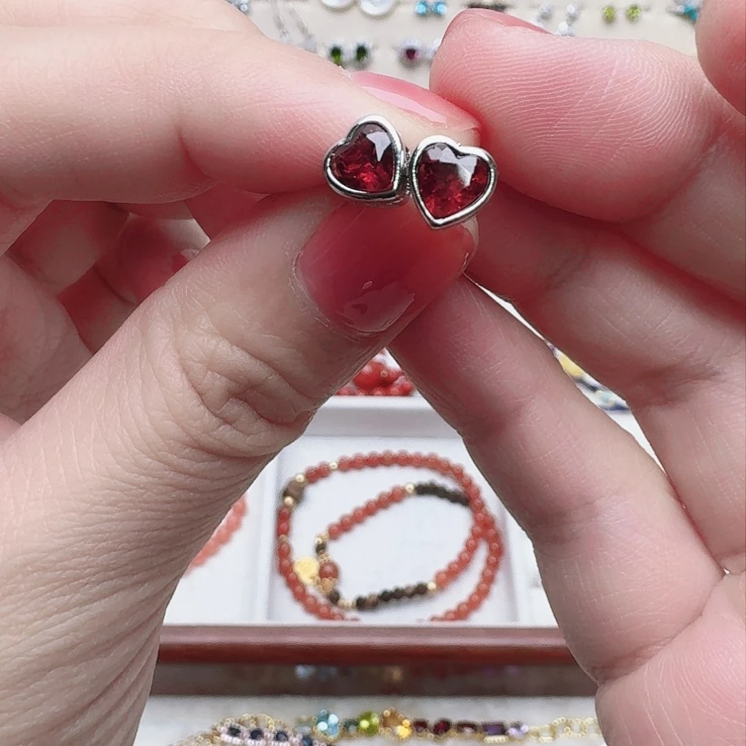 石榴石耳饰未镶嵌耳钉