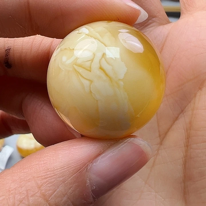 蜜蜡未镶嵌珠宝奇石