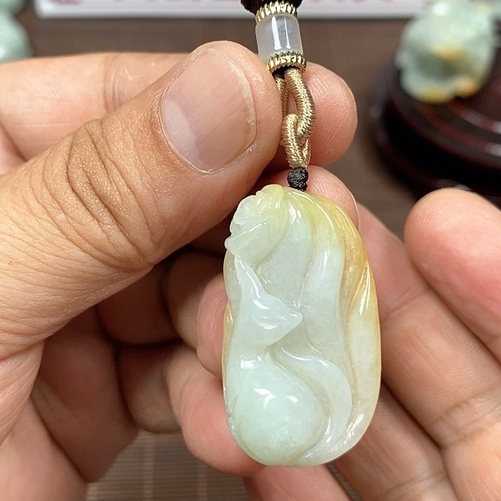 颈饰未镶嵌翡翠天然翡翠玉A货配证书
