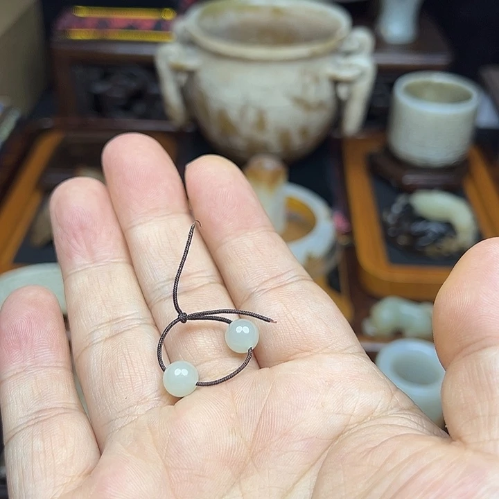 大***唐和田玉散珠卡八珠子两颗