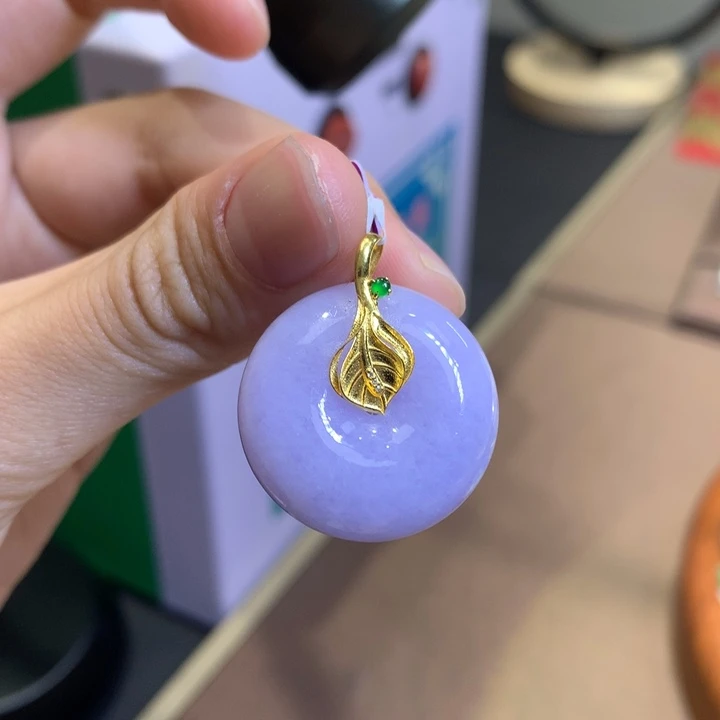 翡翠18K金镶嵌颈饰翡翠