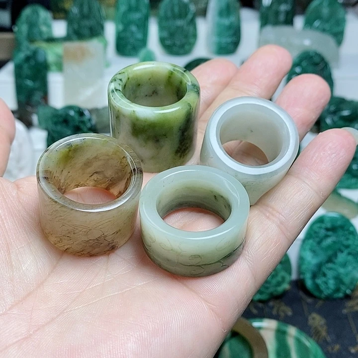 未镶嵌独山玉颈饰任选其一