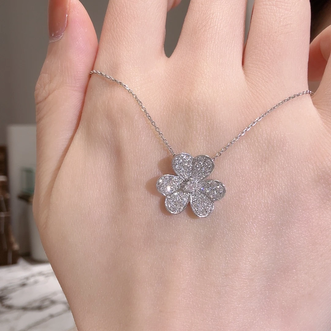 蟹***_铂Pt950镶嵌颈饰实验室培育钻石