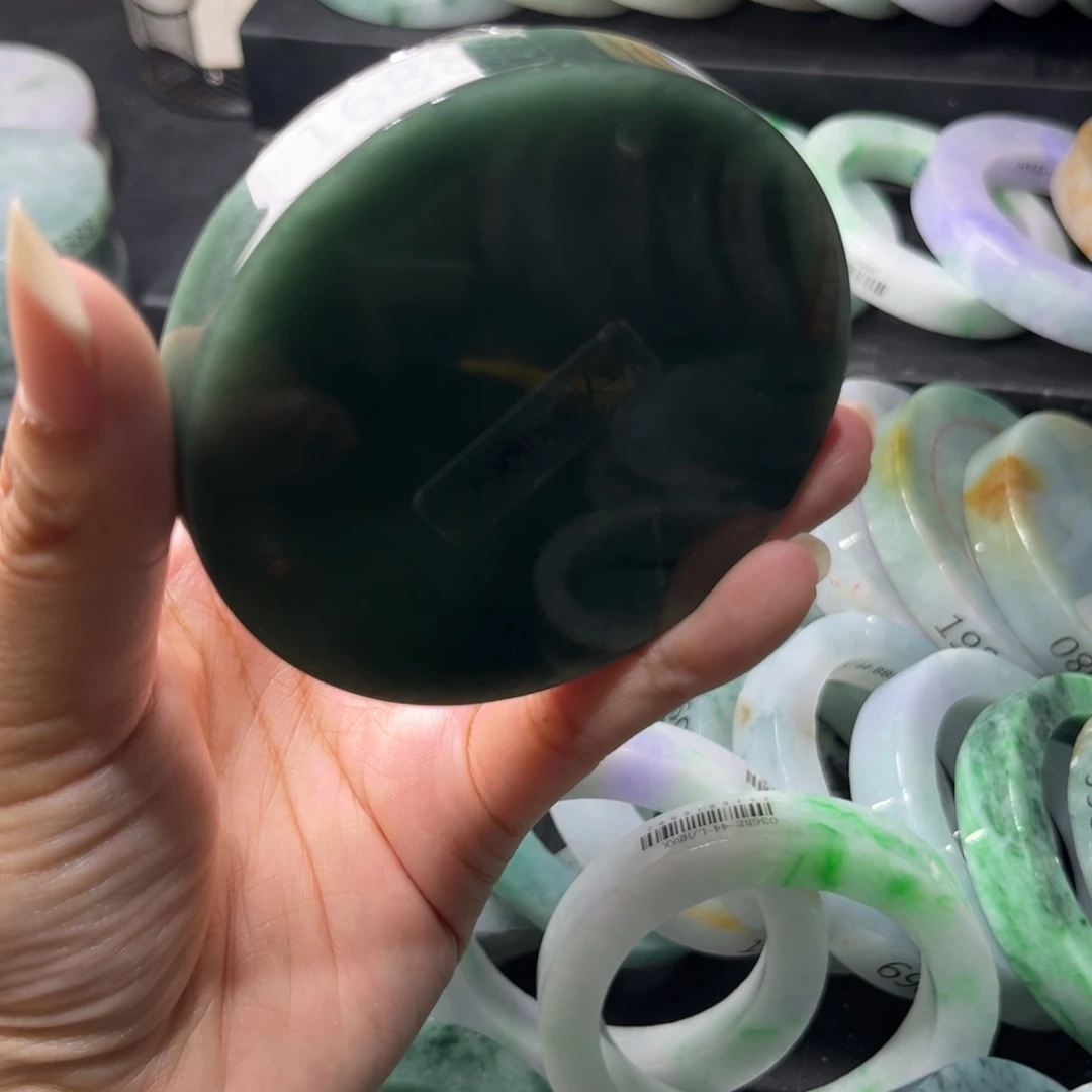 定制翡翠未镶嵌翡翠手镯