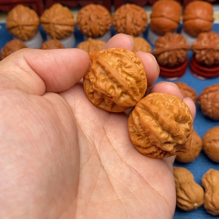 文玩核桃把件帝王龙脊