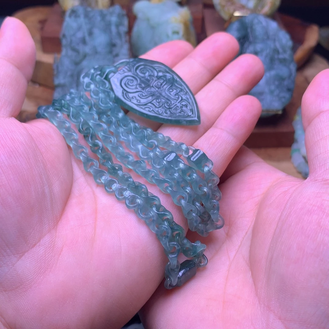 浦***财定制翡翠未镶嵌翡翠