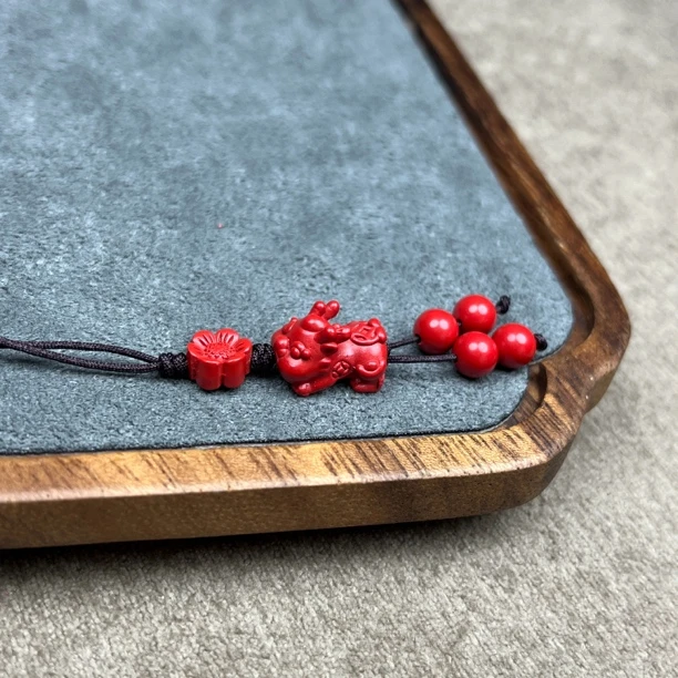 含辰砂工艺品高含量朱砂红砂小貔貅手机挂