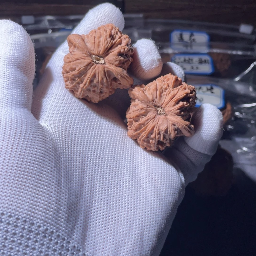 吊坠桃核39.5 血麒麟！！！！