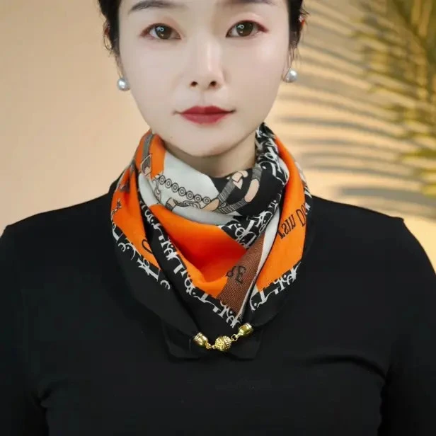 冬季新款时尚百搭小金球磁吸扣高级百搭丝棉围巾正方形多功能围脖