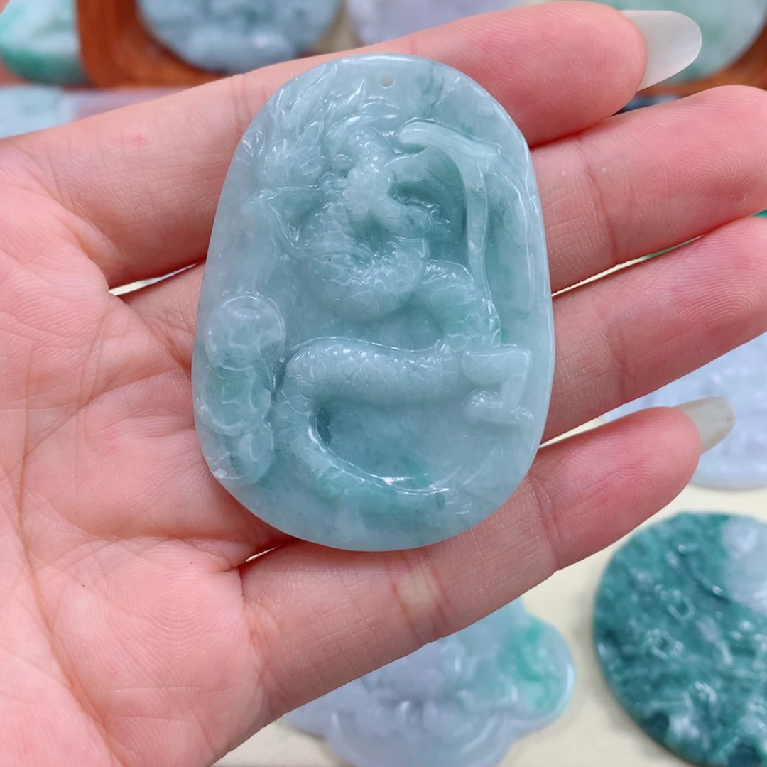 翡翠未镶嵌颈饰天然缅甸A货翡翠