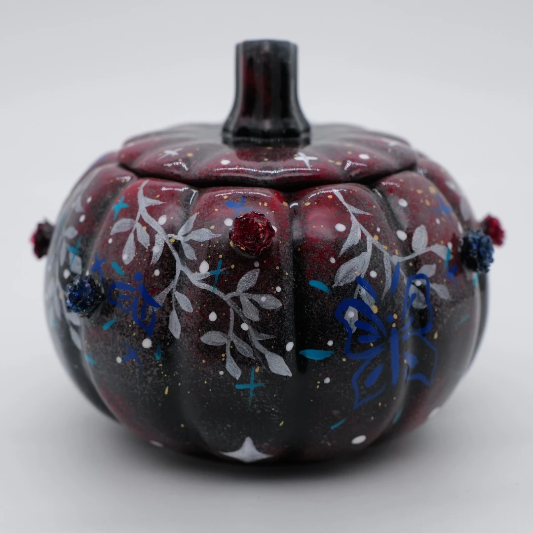 PM 王甜心工作室《南瓜盏》石膏作品，仅一件（非王甜心本人绘画）