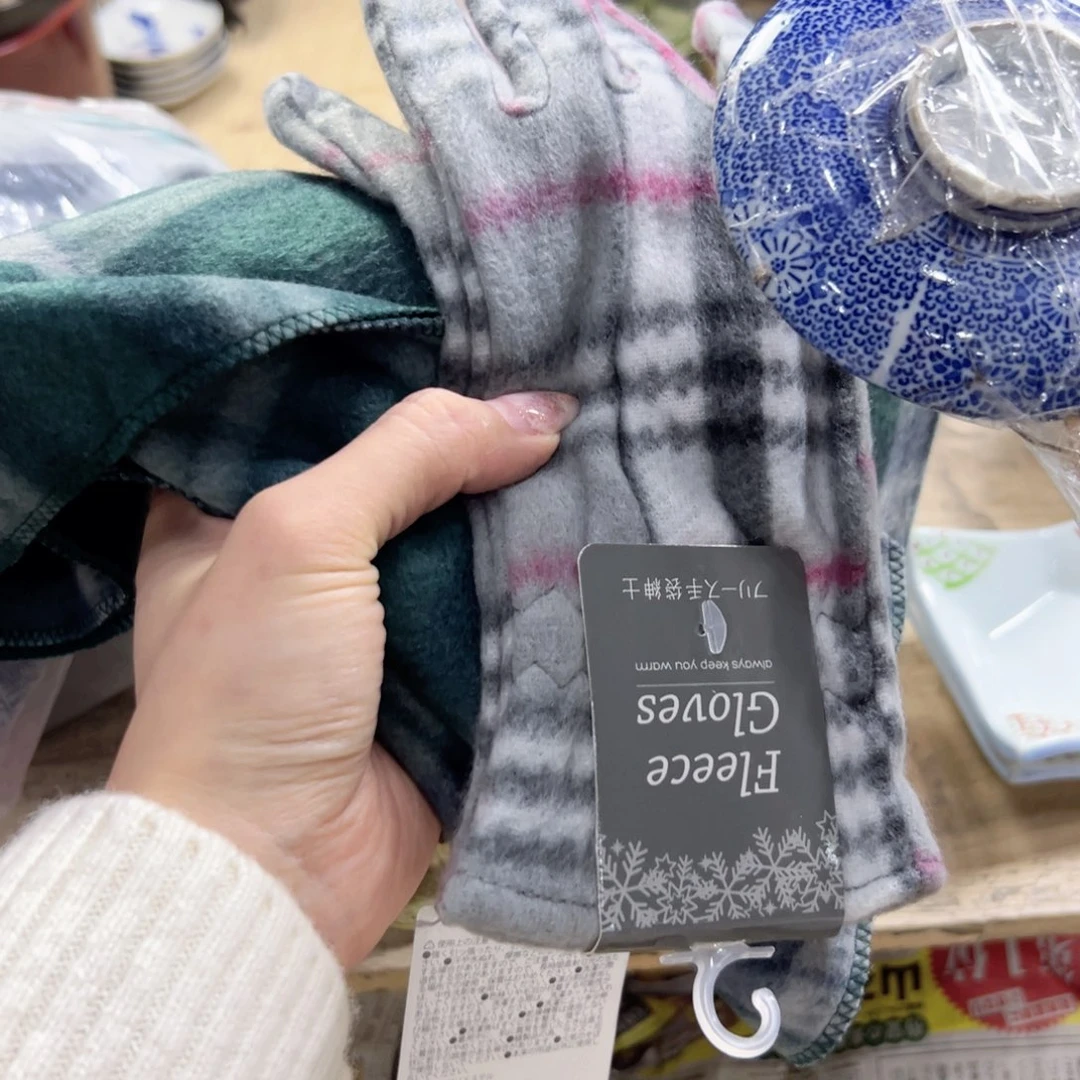 瓷片陶瓷和金属表面上产生