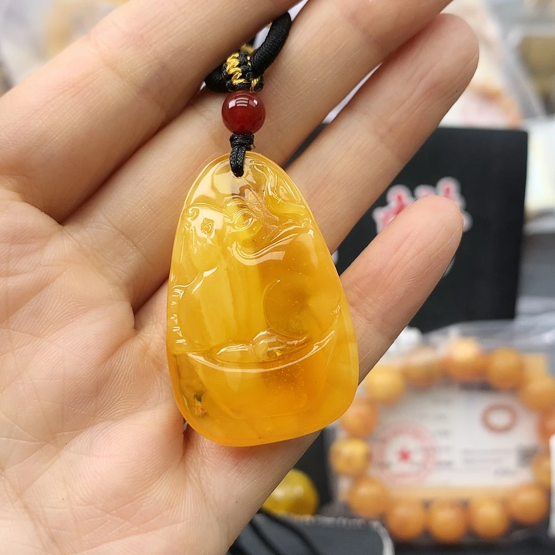 琥珀未镶嵌珠宝奇石
