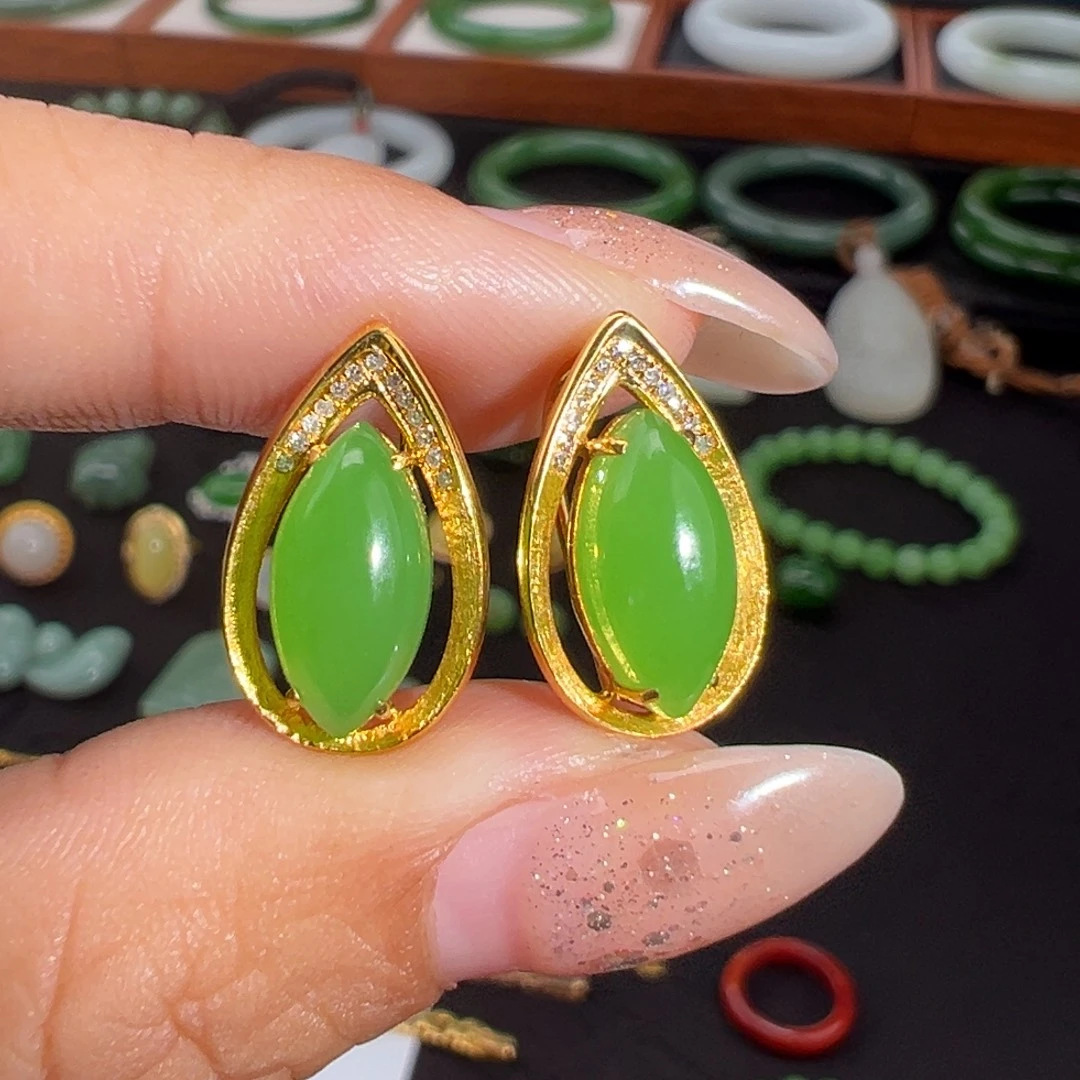 和田玉18K金镶嵌耳饰果绿凤眼耳饰