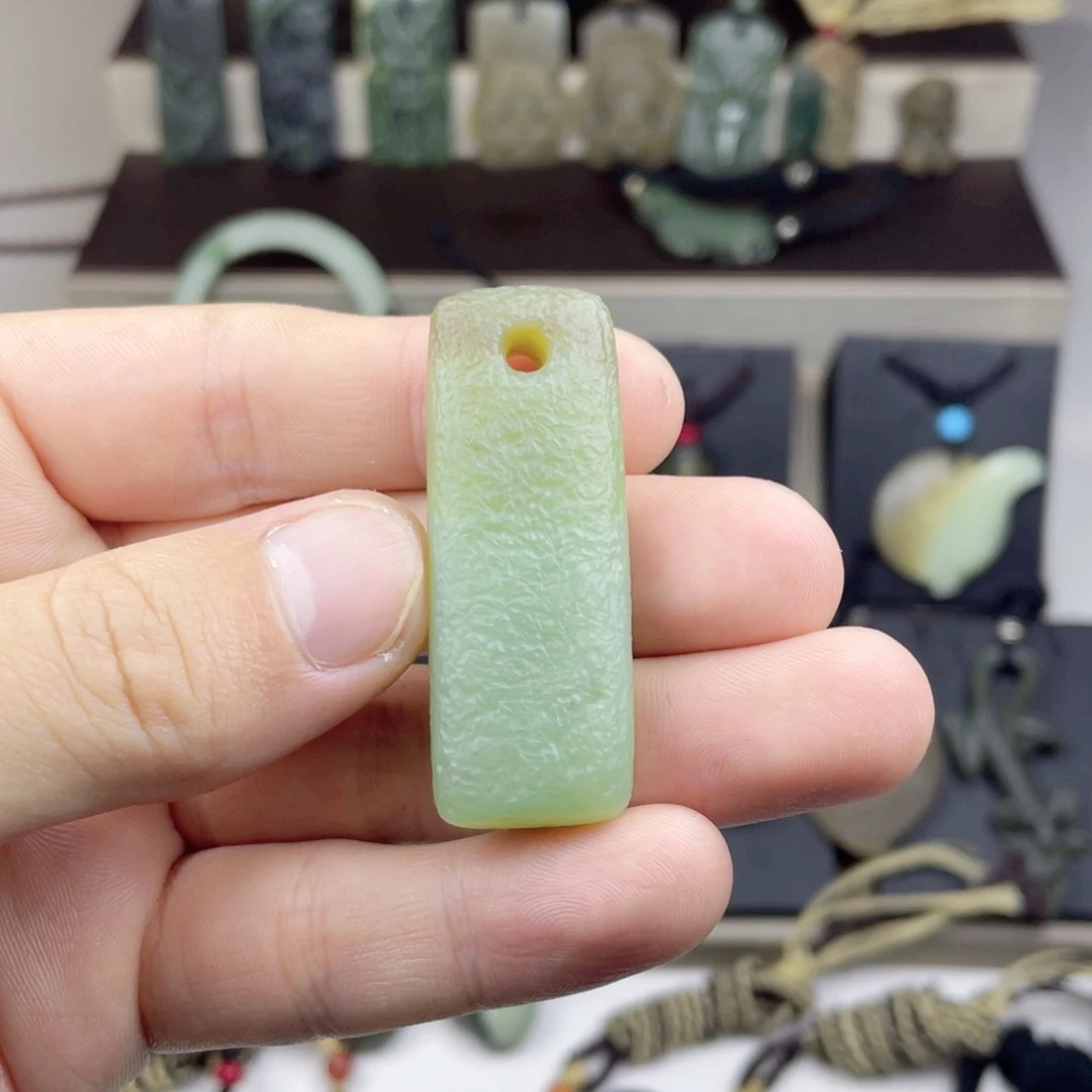 左***肩颈饰未镶嵌和田玉