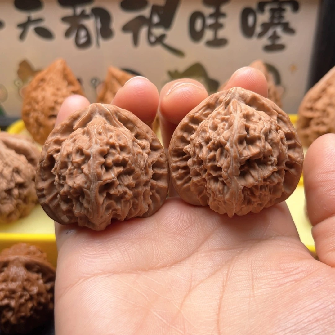 文玩核桃吊坠43三角白