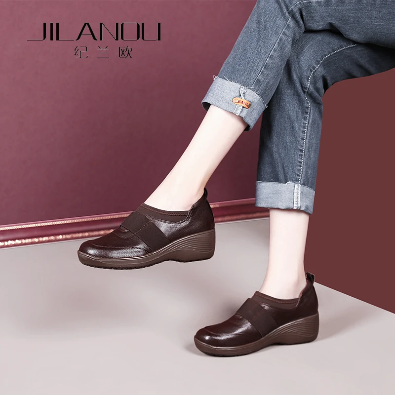 2025秋季新款软底一脚蹬妈妈鞋坡跟鞋子厚底复古风单鞋女真皮女鞋