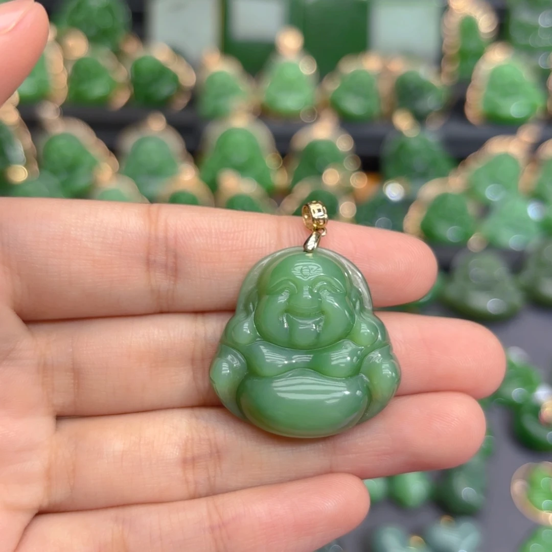 颈饰18K金镶嵌和田玉（碧玉）