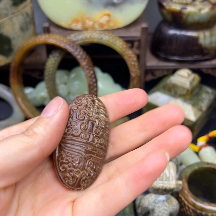 岫岩老玉（透闪石质玉）挂件未镶嵌